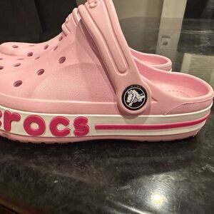 Little girl pink Crocs